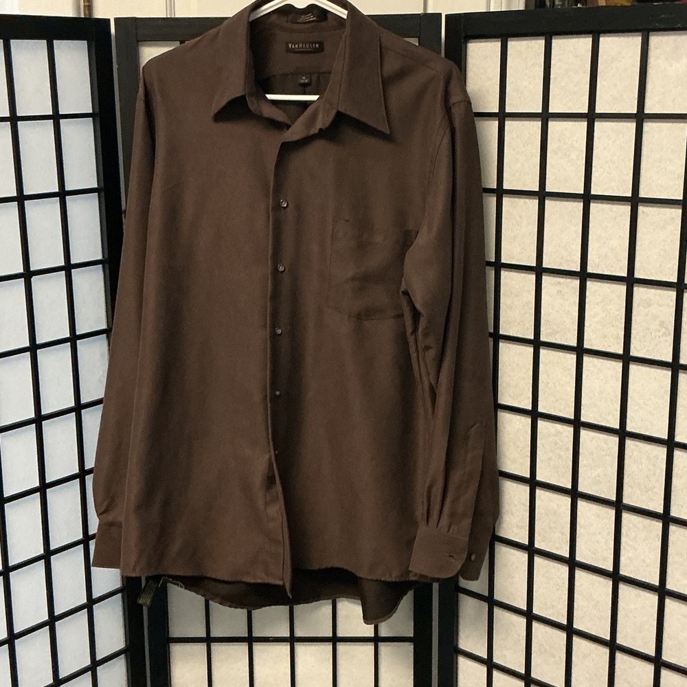 Van Heusen Brown Button-Up Long Sleeve Dress Shirt